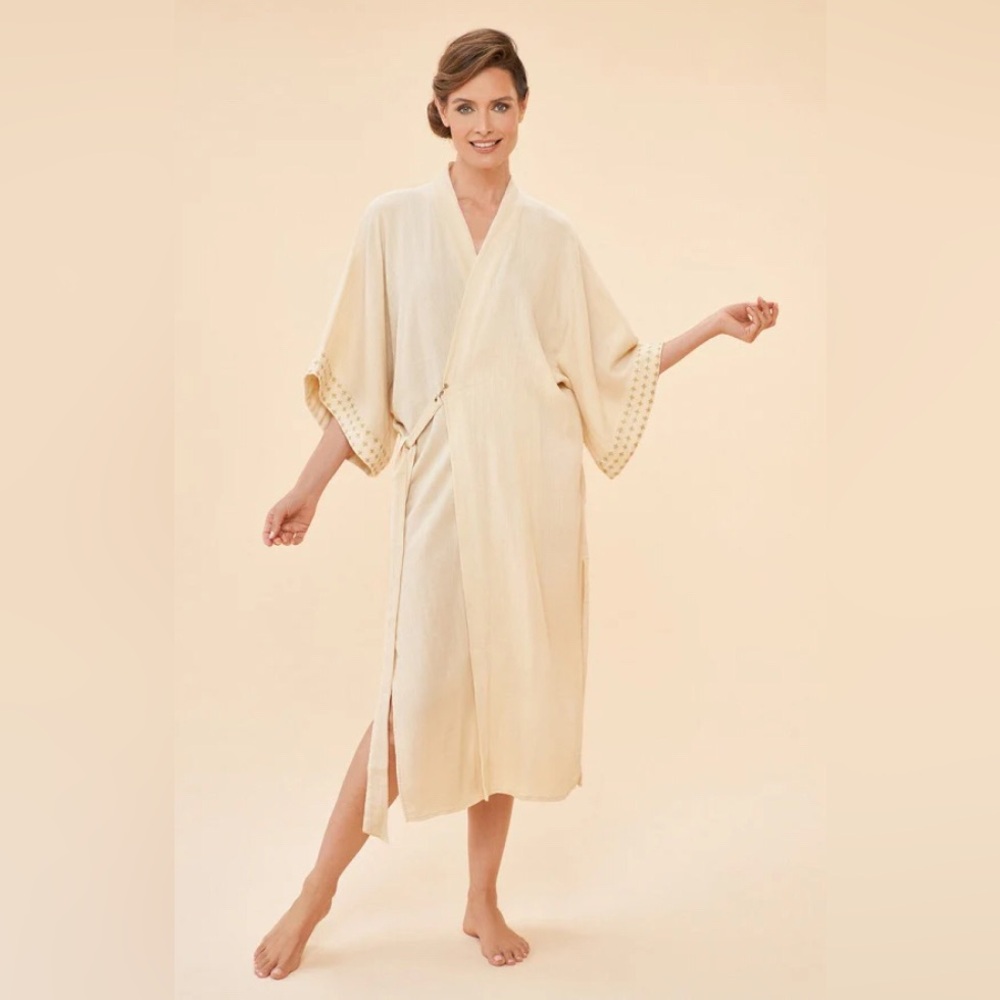 Powder organic cotton Retreat robe in “coconut”/pale yellow w/gold accents-NWT